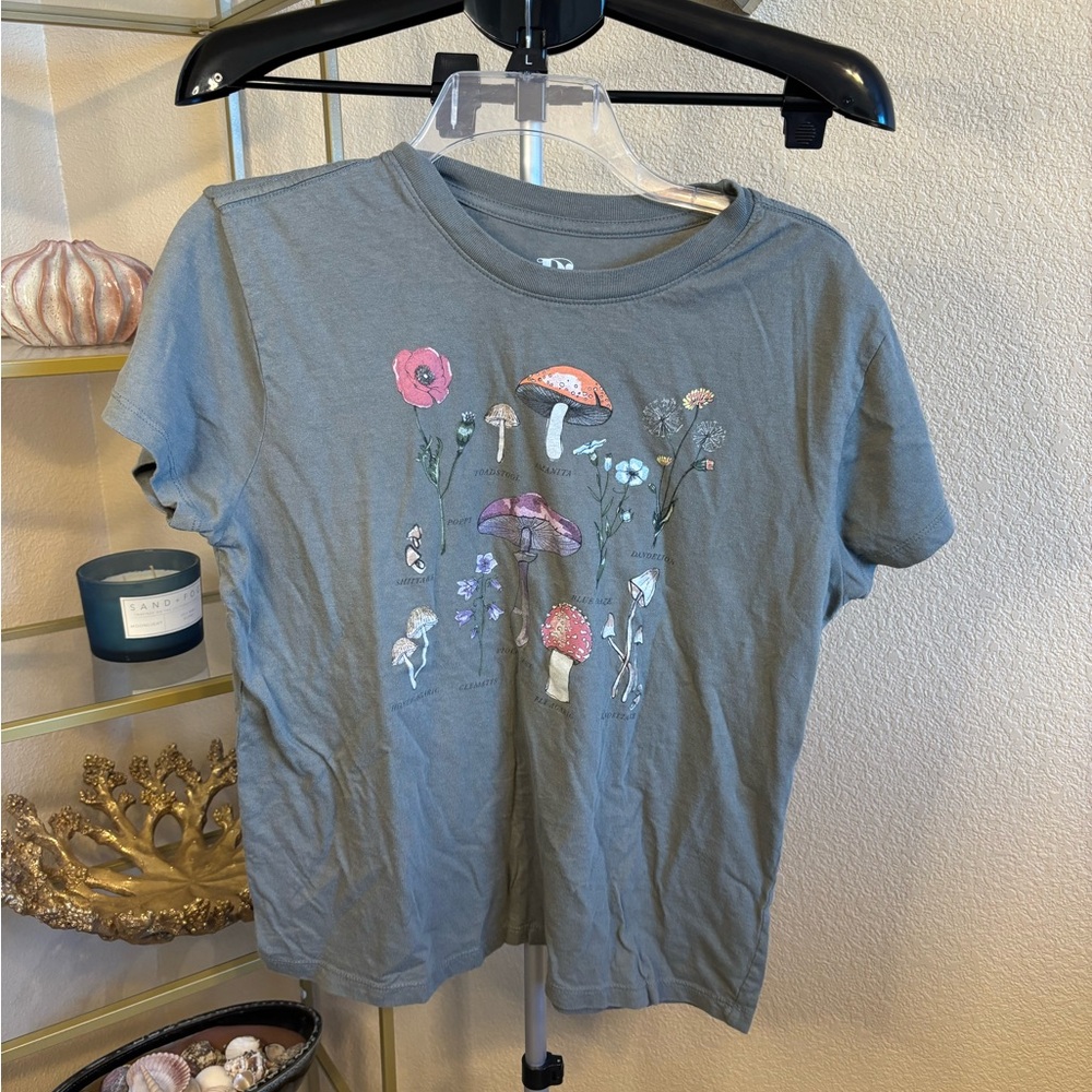 Doe Olive Green Mushroom‎ Botanical Graphic Tee Women’s Medium Cottagecore